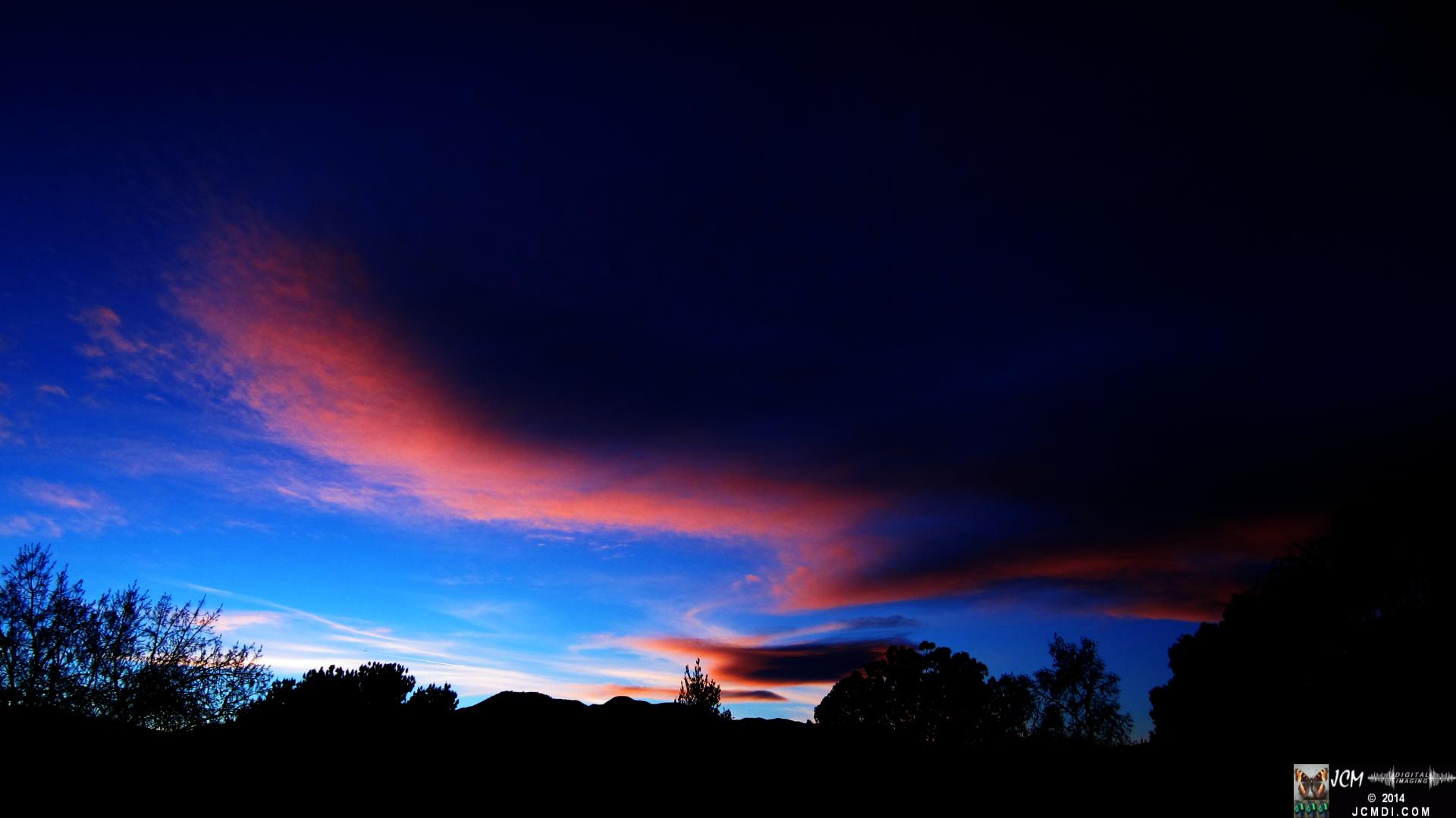 Lenticular and cirrus cloud sunset 1-10-2014 JCMDI HS300